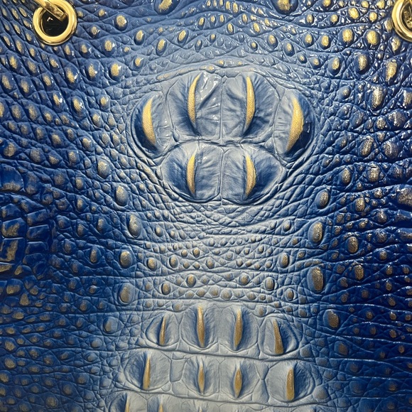 Hombre Crocodile Embossed Handbag With Gold Hardware NWOT - Picture 10 of 10